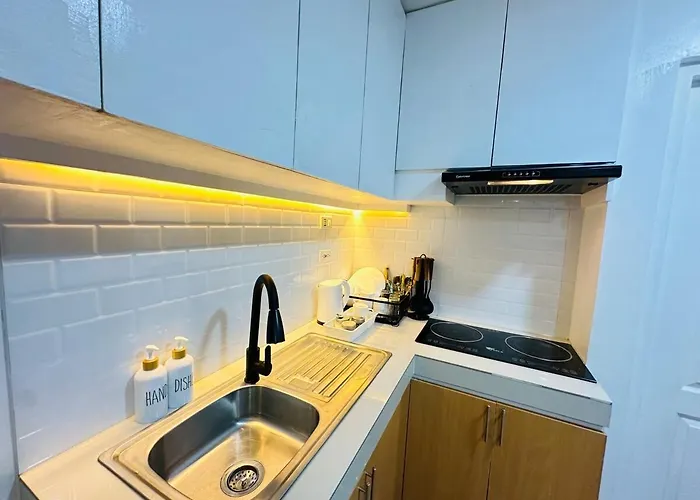 Unwind Oasis Two Bedroom Free Pool Access
