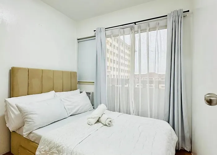 Unwind Oasis Two Bedroom Free Pool Access *