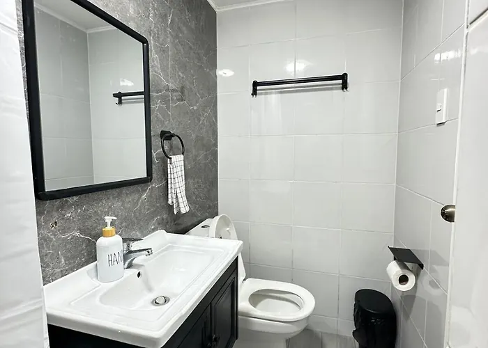 Unwind Oasis Two Bedroom Free Pool Access