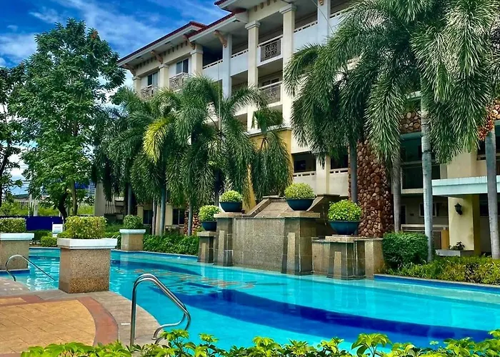 Unwind Oasis Two Bedroom Free Pool Access * Manila